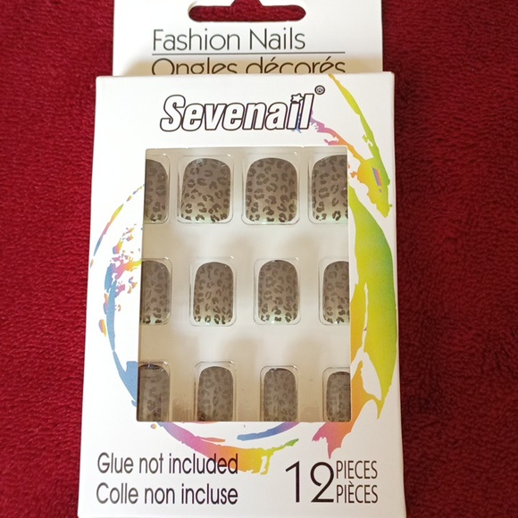 Sevenail 12 piece black leopard print glue not included - Picture 4 of 12